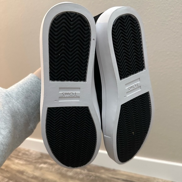 NEW Tom’s High Top Slip Ons - Picture 5 of 5